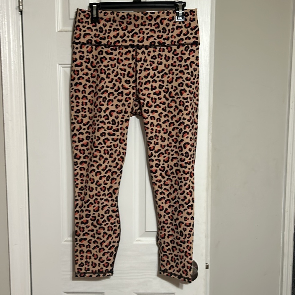 NWT Fabletics Animal Print High Waisted 7/8 Legging